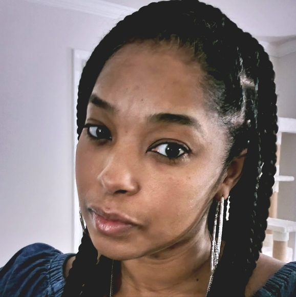 Meet your Posher, Tia - Picture 7 of 8